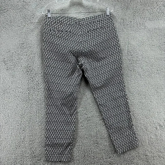Crosby Women's Size 10 Pants Ankle Length Black White Pattern Stretchy - Picture 7 of 10